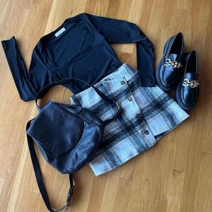 Earthbound trading company - plaid mini skirt, size small